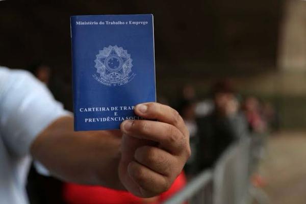 Desemprego no Brasil cai para 5,8% e atinge menor nível da série histórica, diz IBGE
