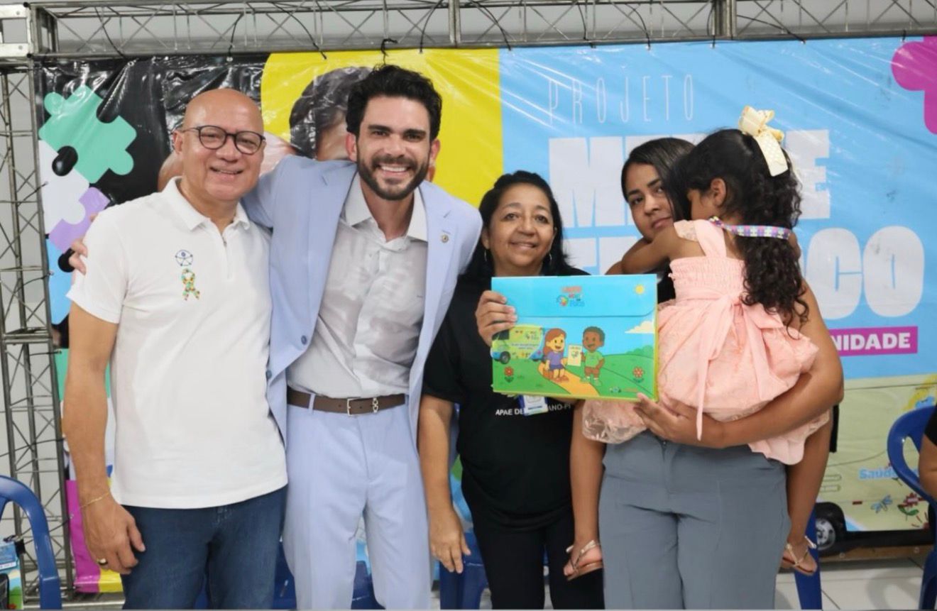 Deputado Dr. Marcus Kalume participa da entrega de laudos do Projeto Mente em Foco em Floriano