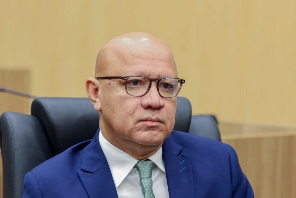 Após novo veto de Rafael, Franzé sobe o tom contra o Karnak e exige respeito à Alepi