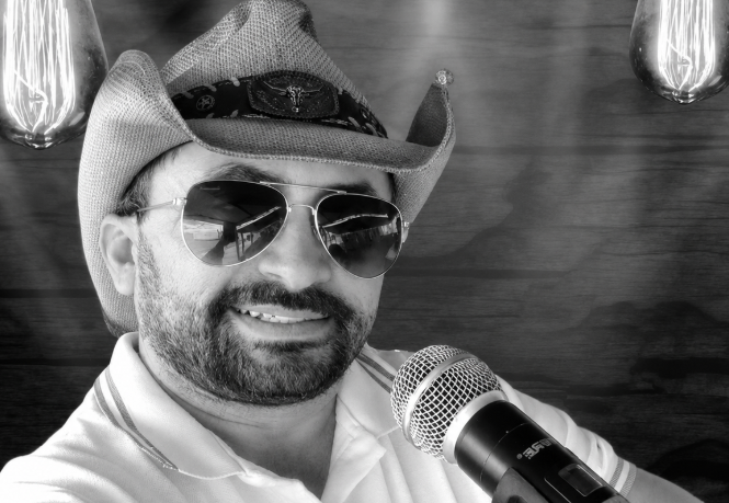 Acidente na BR-316 deixa cantor Jailson Leal morto no interior do Piauí