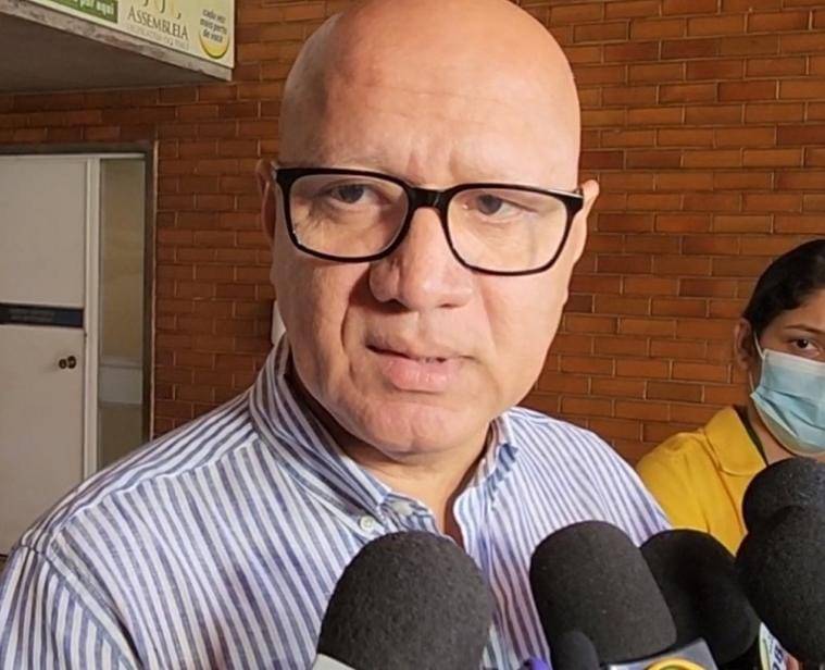 Franzé Silva denuncia que filho autista sofreu preconceito em restaurante