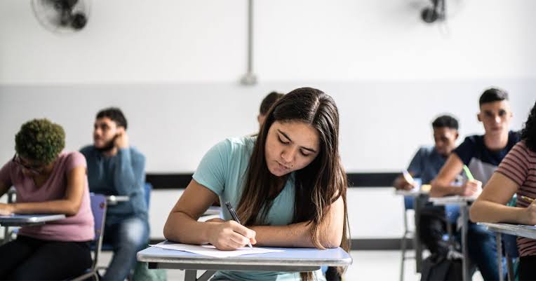 Governo do Piauí sanciona lei de meia passagem intermunicipal para estudantes