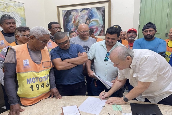 Prefeito de Teresina se reúne com mototaxistas e suspende multas administrativas