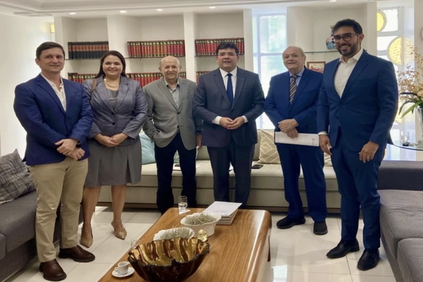 Prefeitura e Governo do Estado discutem pauta fiscal em reunião no Palácio de Karnak