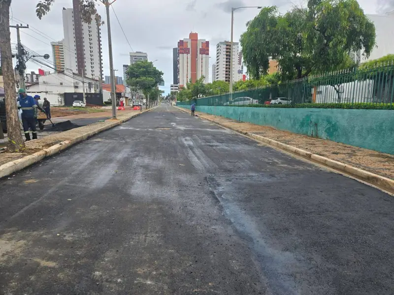 Trânsito é retomado na Avenida Jóquei Clube após obras de drenagem