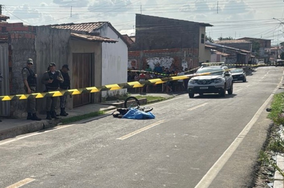 Jovem é assassinado com vários tiros enquanto andava de bicicleta na Zona Sul