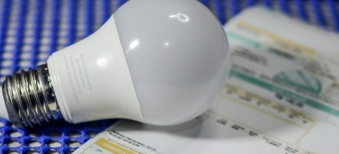 ANEEL mantém bandeira vermelha patamar 2 em setembro com taxa extra na conta de luz