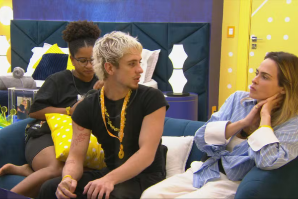 Choro, espionagem e jogo sujo? Madrugada do BBB 26 tem treta entre aliadas e plano de Juliano