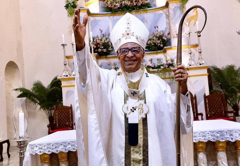 Arcebispo de Teresina orienta fiéis a reduzir uso do celular na Semana Santa