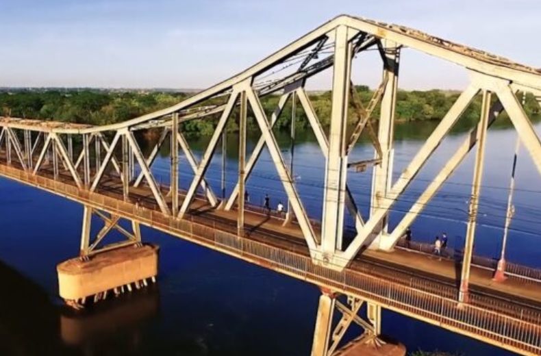 Ponte Metálica tem trânsito liberado após descarrilamento de trem