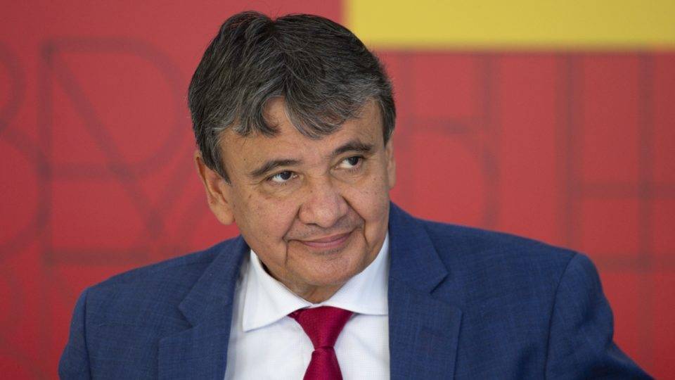 Wellington Dias se licencia de ministério para votar indicação ao STF