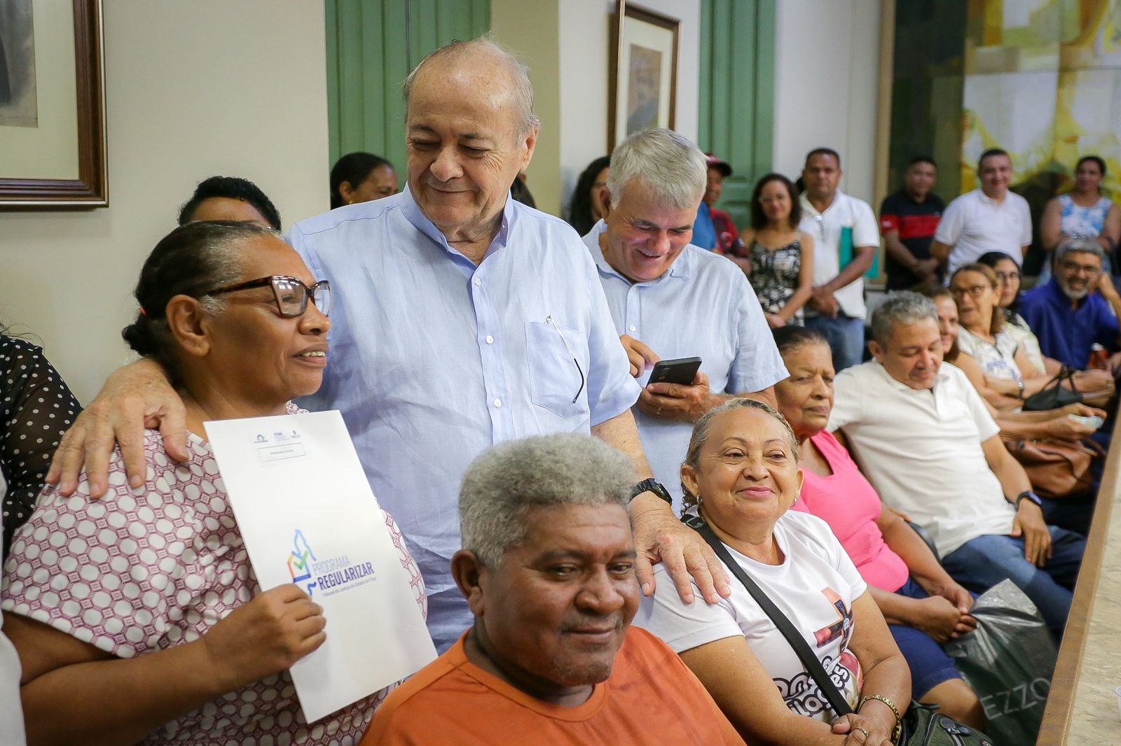 Prefeitura de Teresina entrega 171 registros de imóveis para famílias do Residencial Primavera