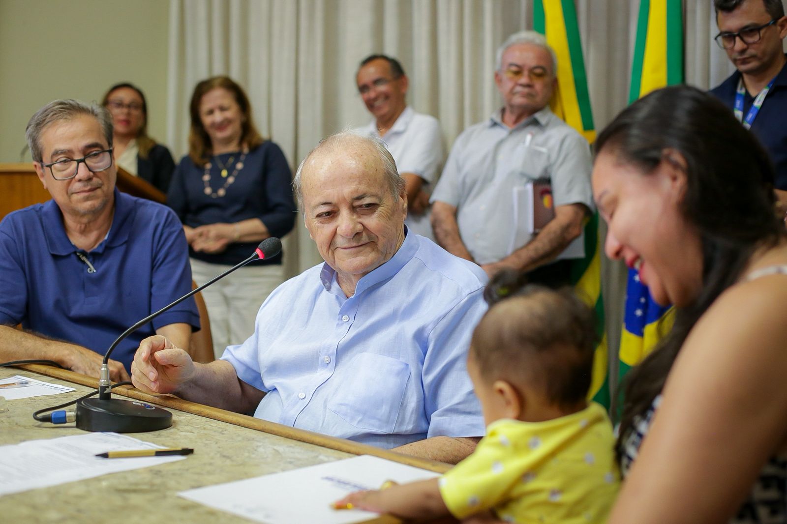 Prefeitura de Teresina entrega registros de imóveis a moradores do Residencial Primavera