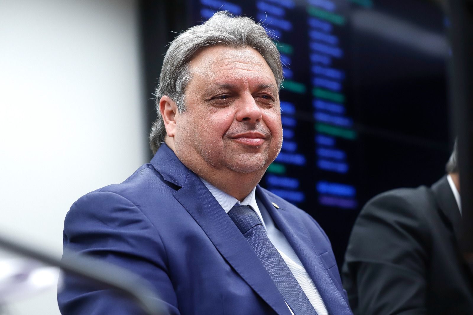 Internado após acidente doméstico, Júlio Arcoverde apresenta melhora