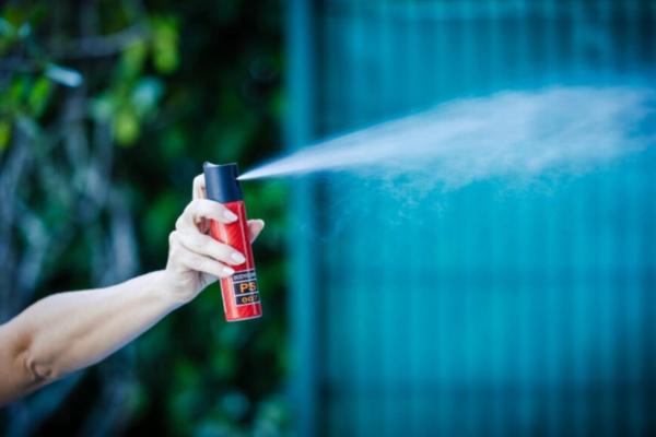 Lei entra em vigor e libera compra de spray de pimenta para mulheres no Brasil