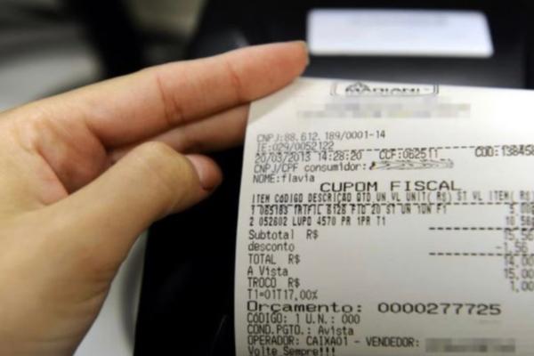 Empresas passam a informar IBS e CBS nas notas fiscais a partir de hoje no Brasil